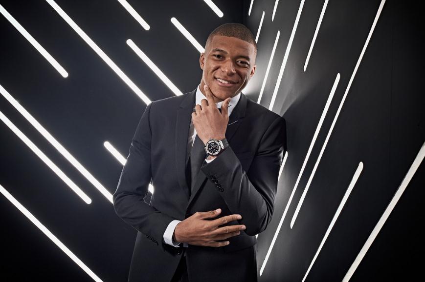 Kylian Mbappé has become the new friend of the famous Hublot watches.