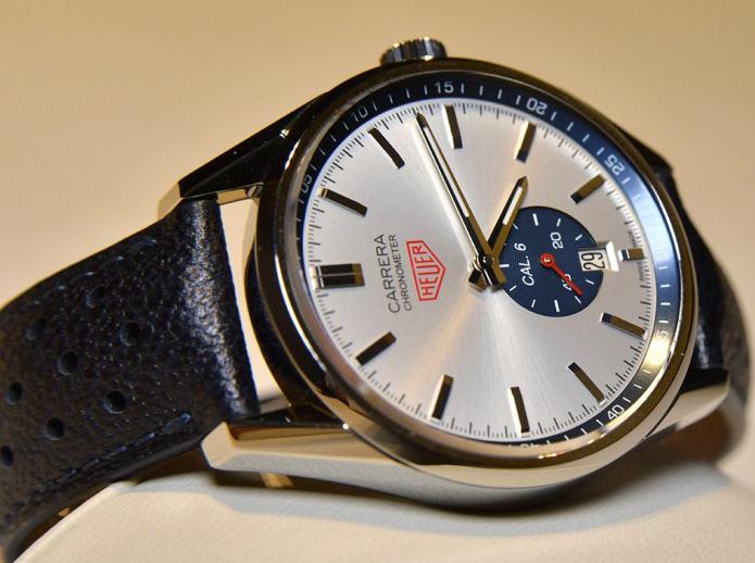 The 39 mm replica TAG Heuer watches have silvery dials.